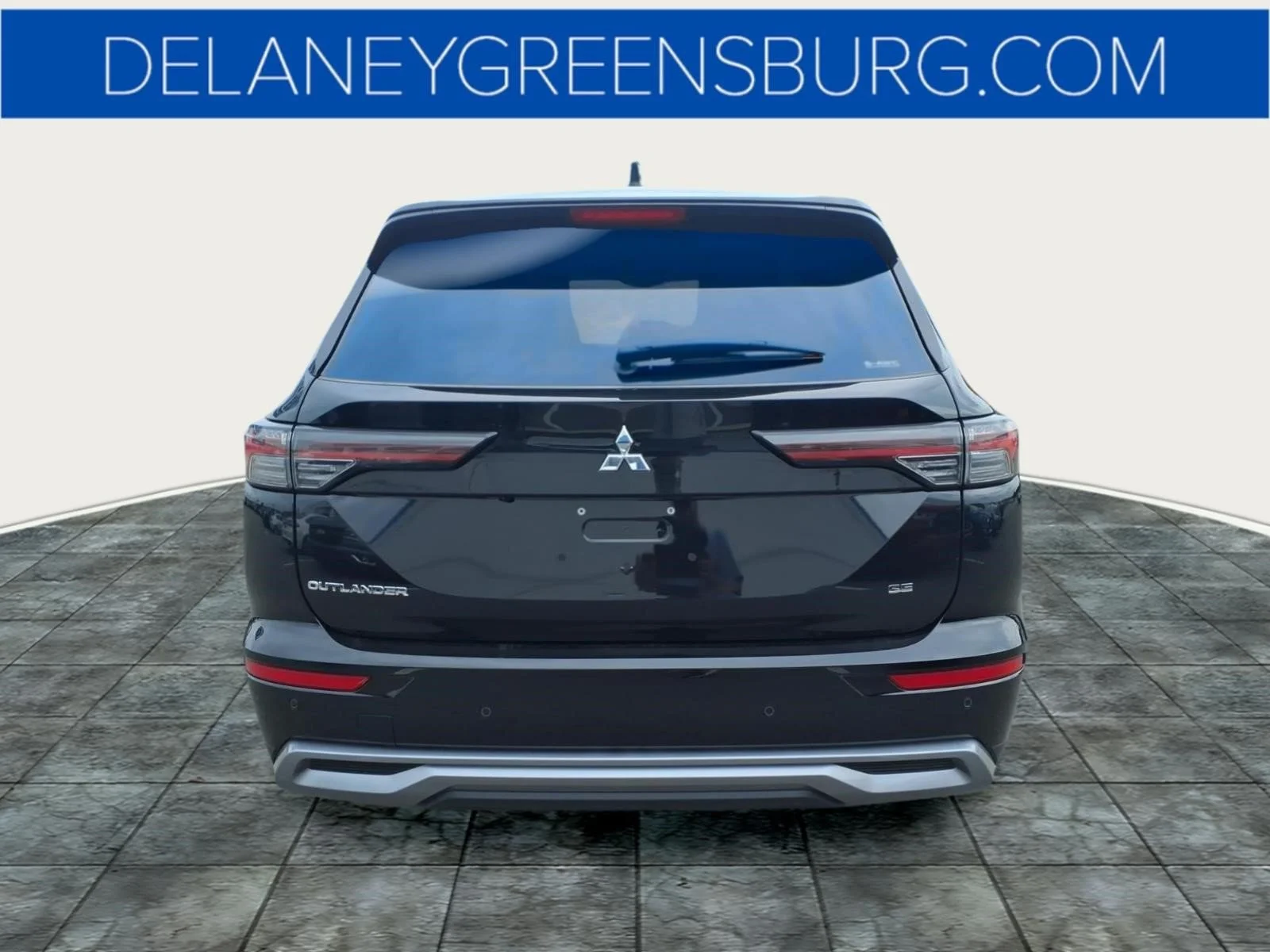 Used 2025 Blue Mitsubishi SE image 4
