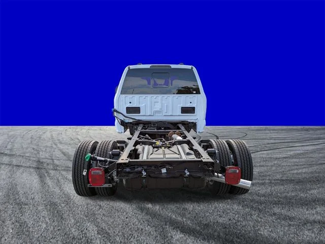 New 2026 Oxford White Ford F-450® XL image 5