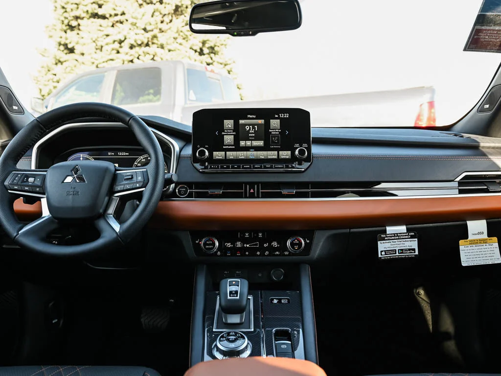 2025 Mitsubishi Outlander Plug-in Hybrid SEL - Photo 16