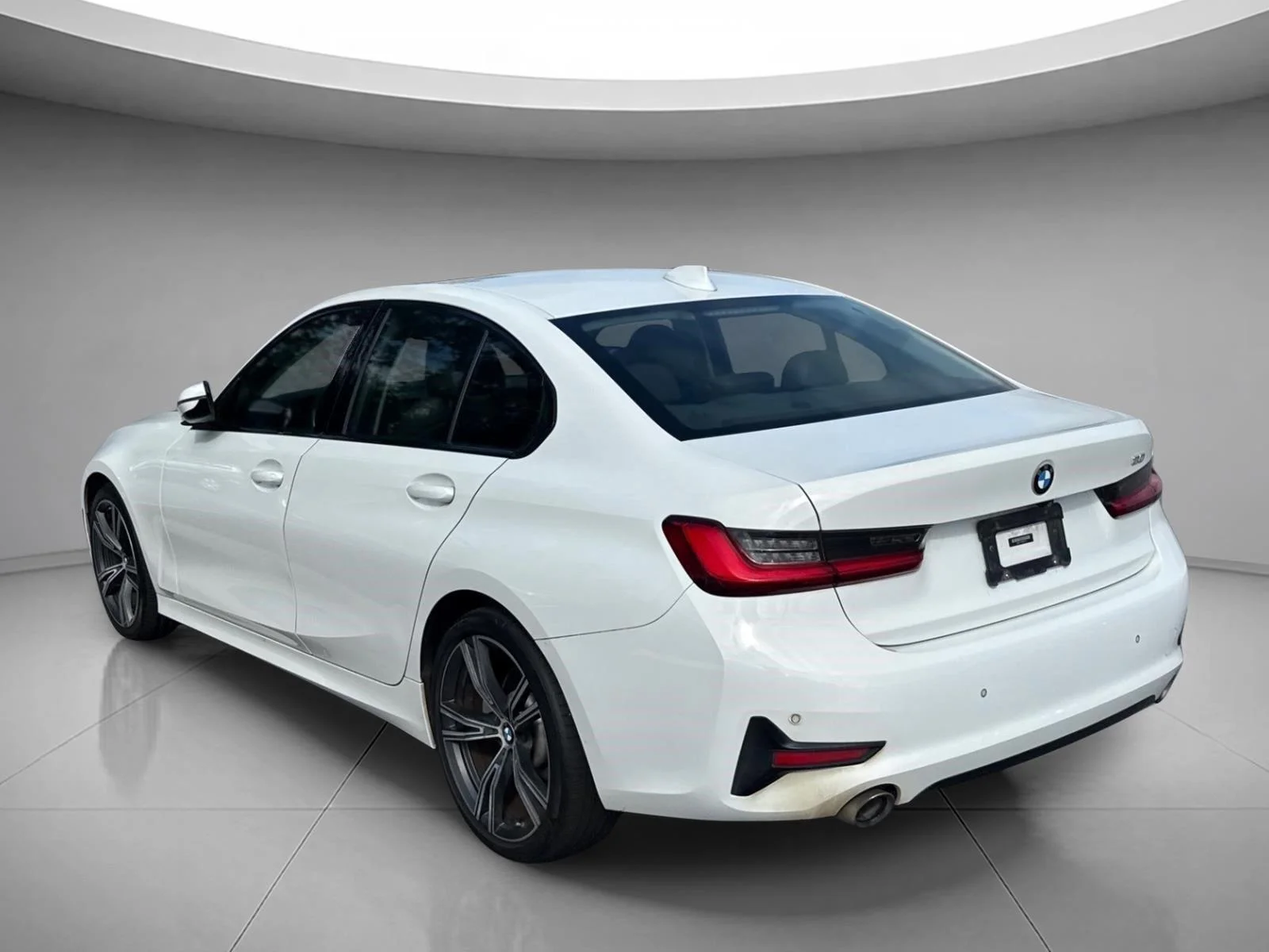 Used 2019 Alpine White BMW 330i image 8
