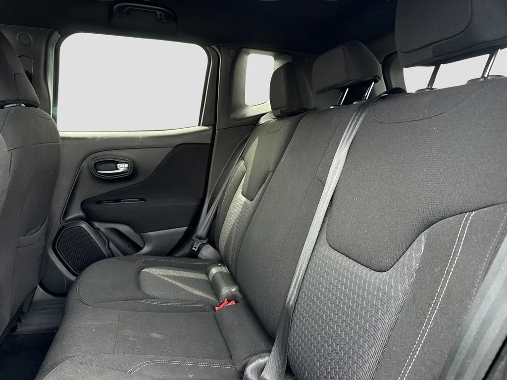 Used 2021 Gray Jeep Latitude image 17