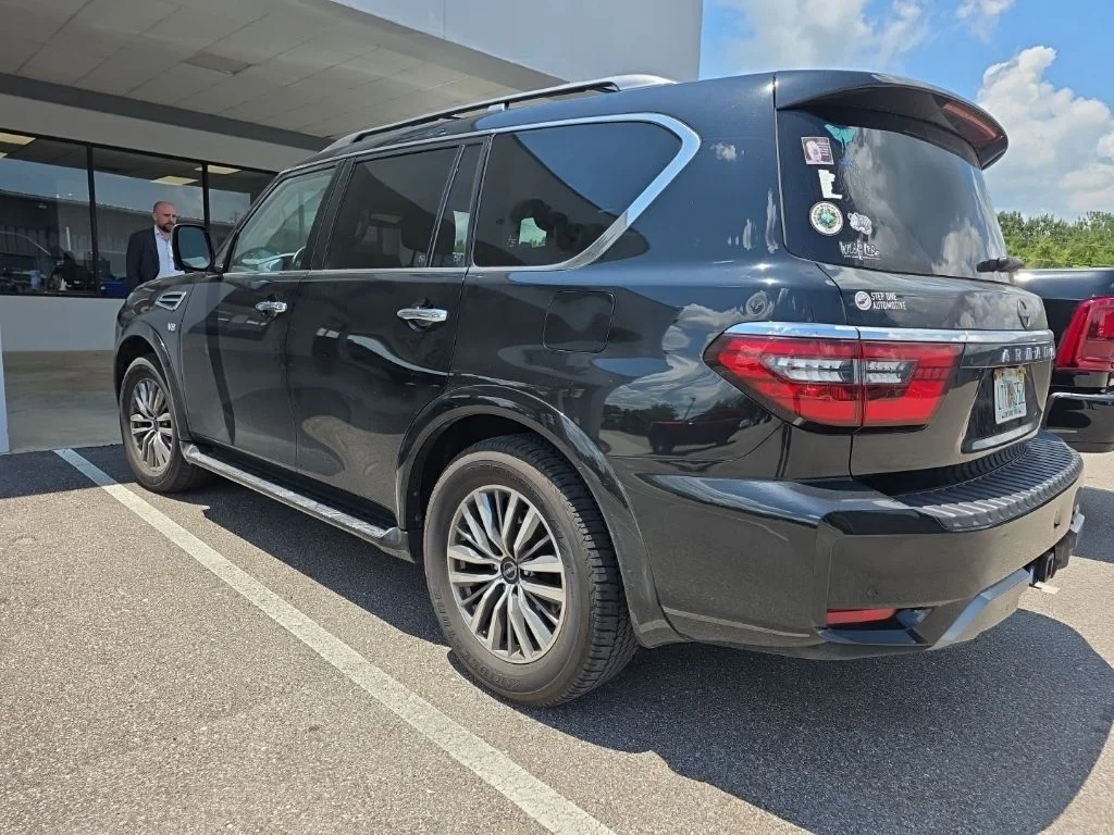 Used 2021 Black Nissan SL image 3