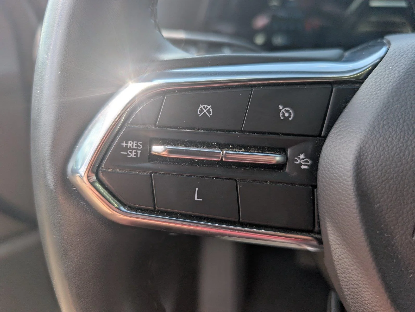 Used 2025 Sterling Gray Metallic Chevrolet LT image 24