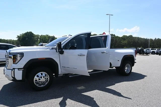 Used 2024 Summit White GMC Denali DRW image 22