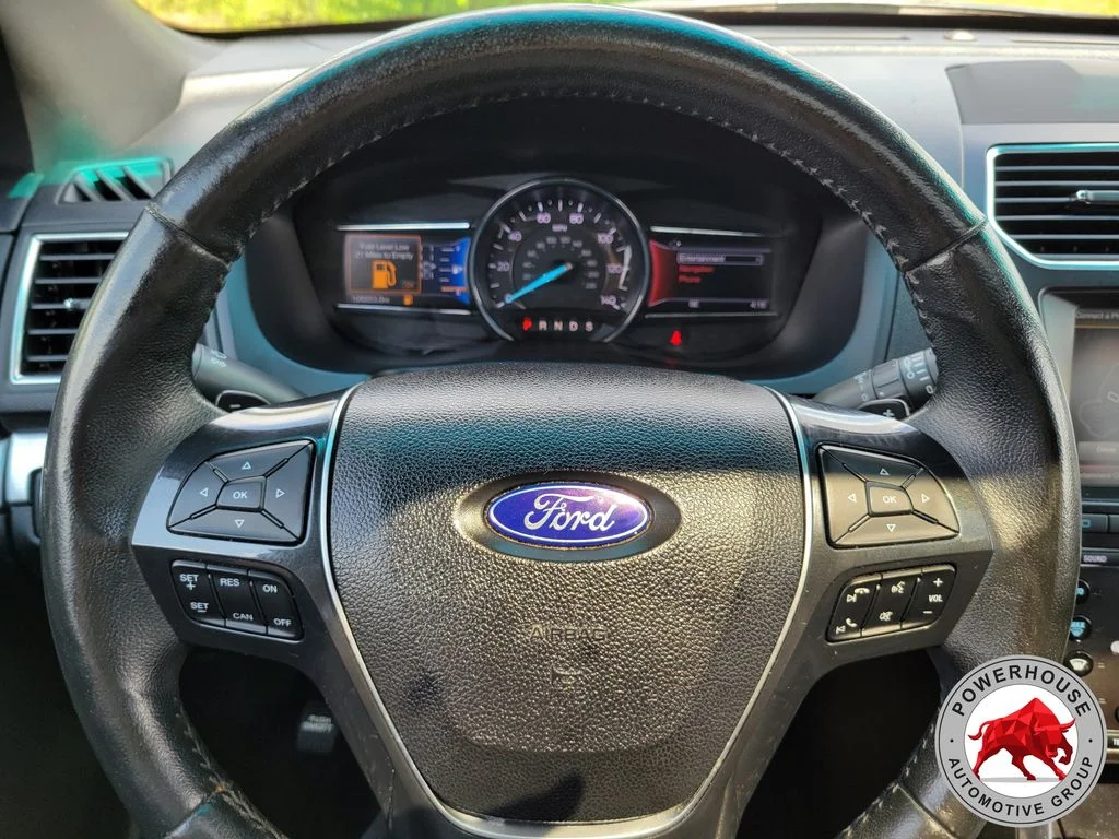 Used 2016 Black Ford Limited image 33