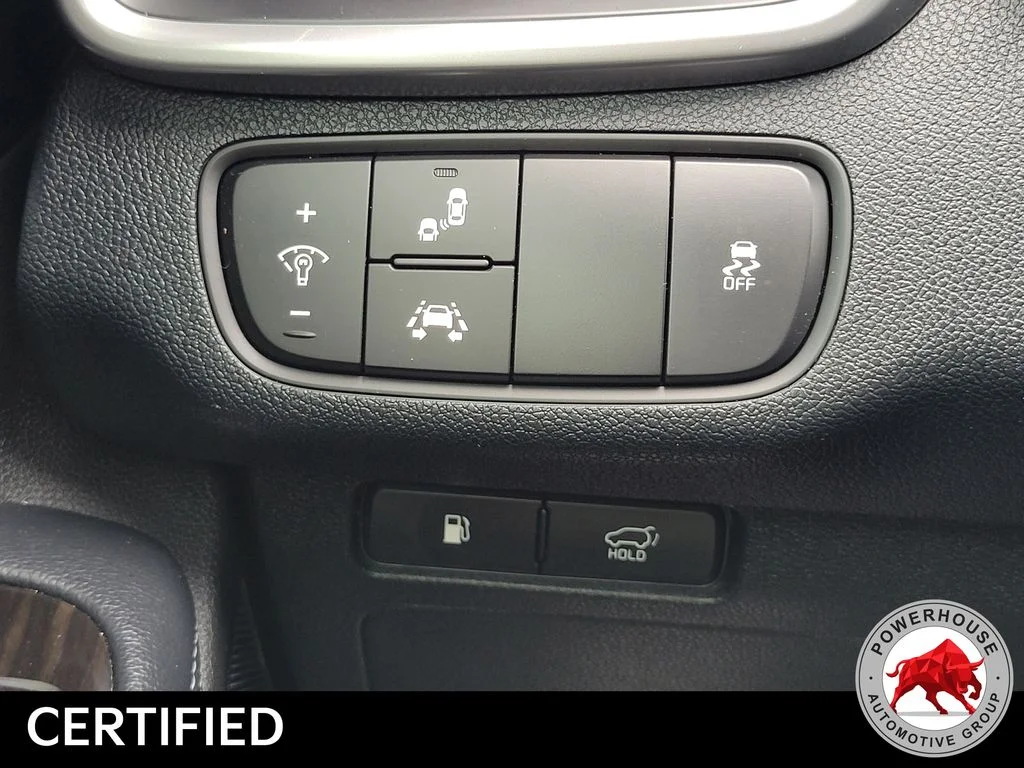 Used 2019 White Kia EX image 28