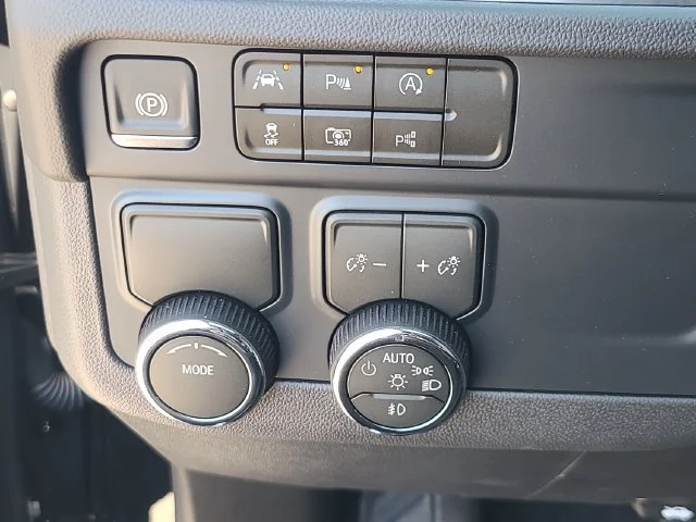 2026 Chevrolet Suburban LT - Photo 29