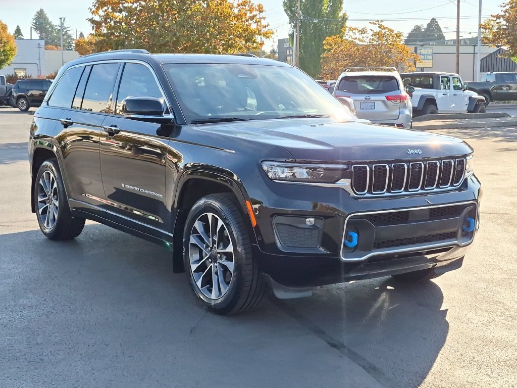 Certified Used 2023 Black Jeep Overland 4xe image 8
