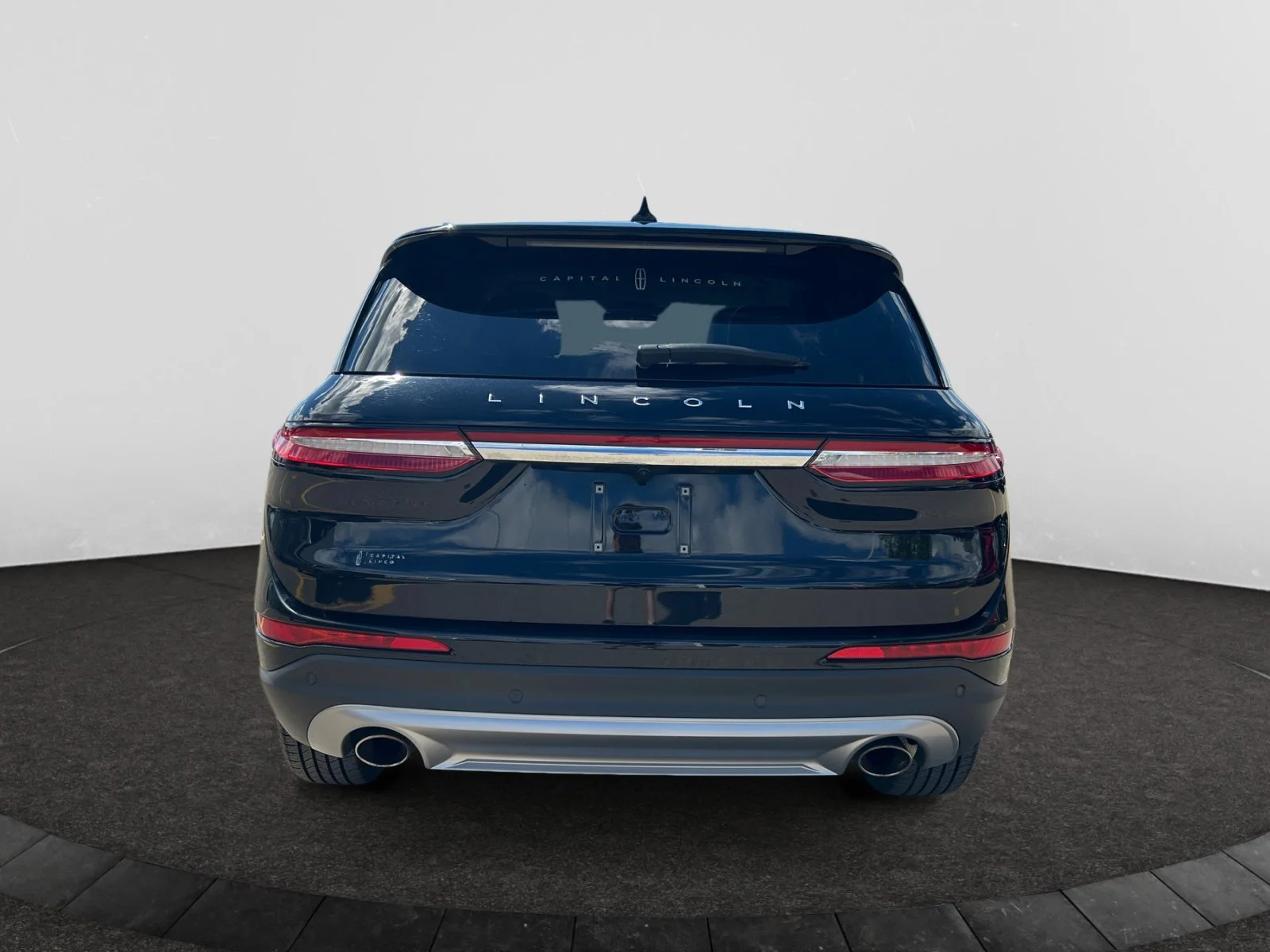 Used 2021 BLACK Lincoln RESERVE AWD image 4