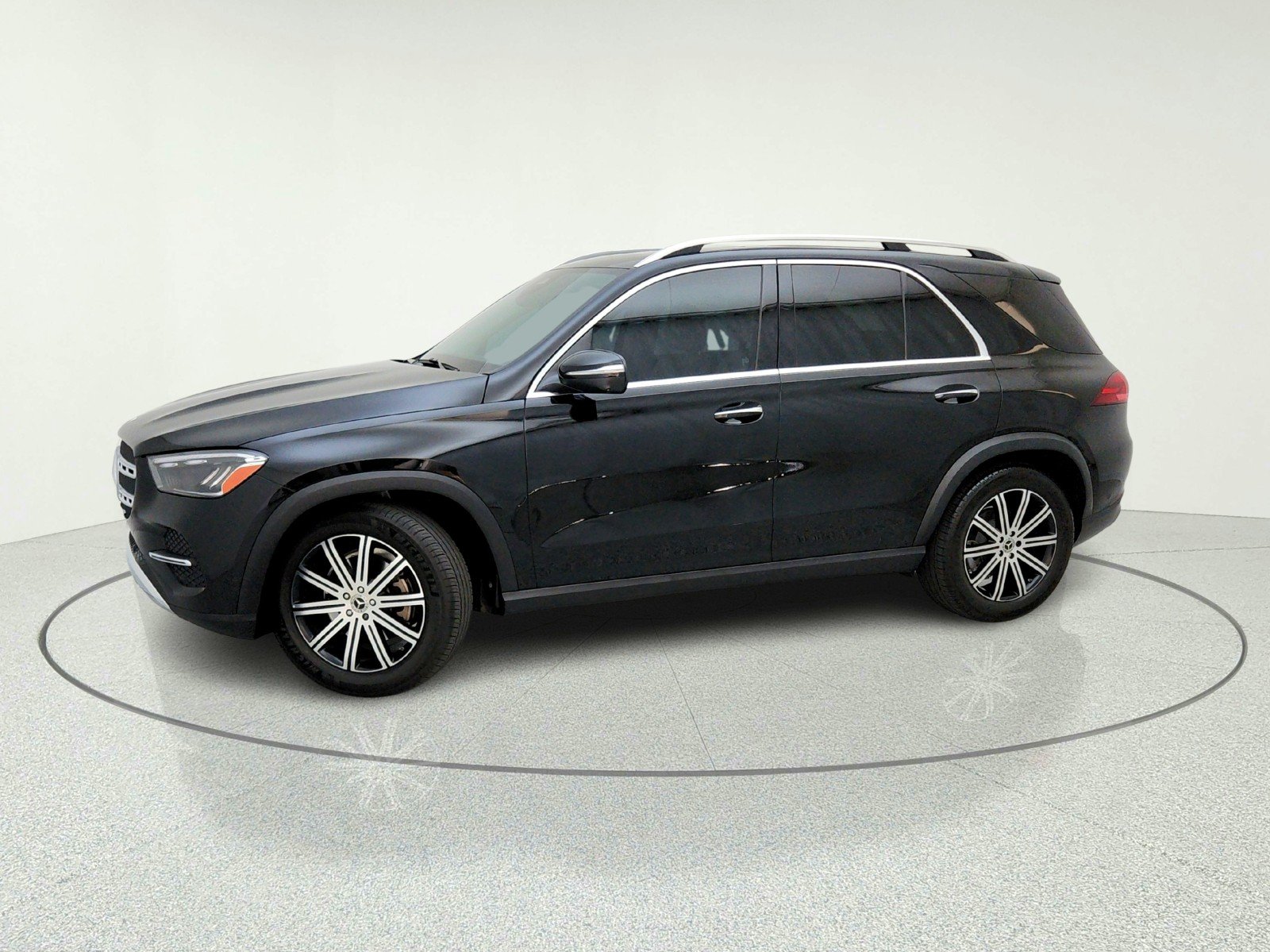 Certified Used 2025 Black Mercedes-Benz GLE 350 image 15