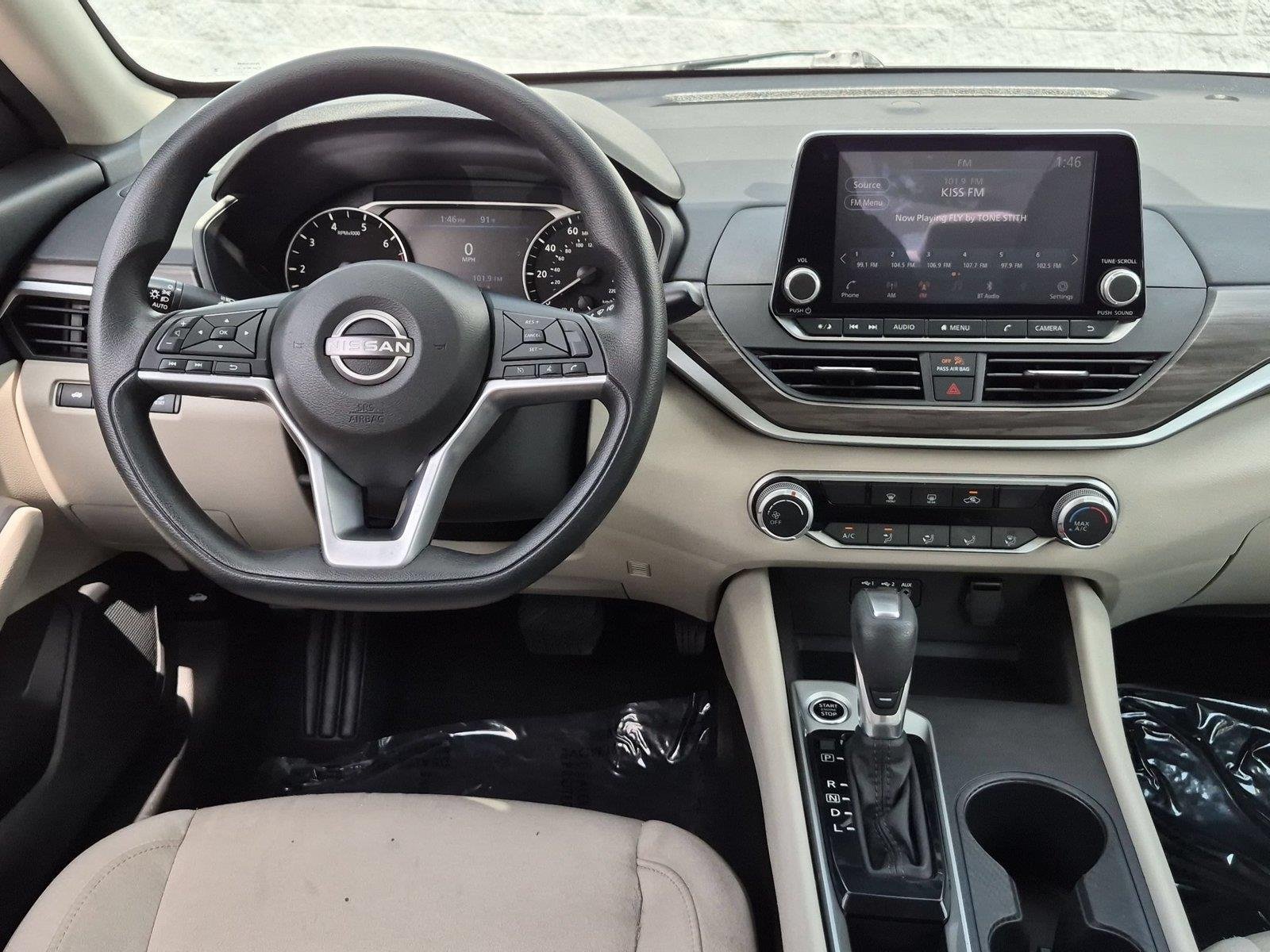 Used 2025 Super Black Nissan SV image 31