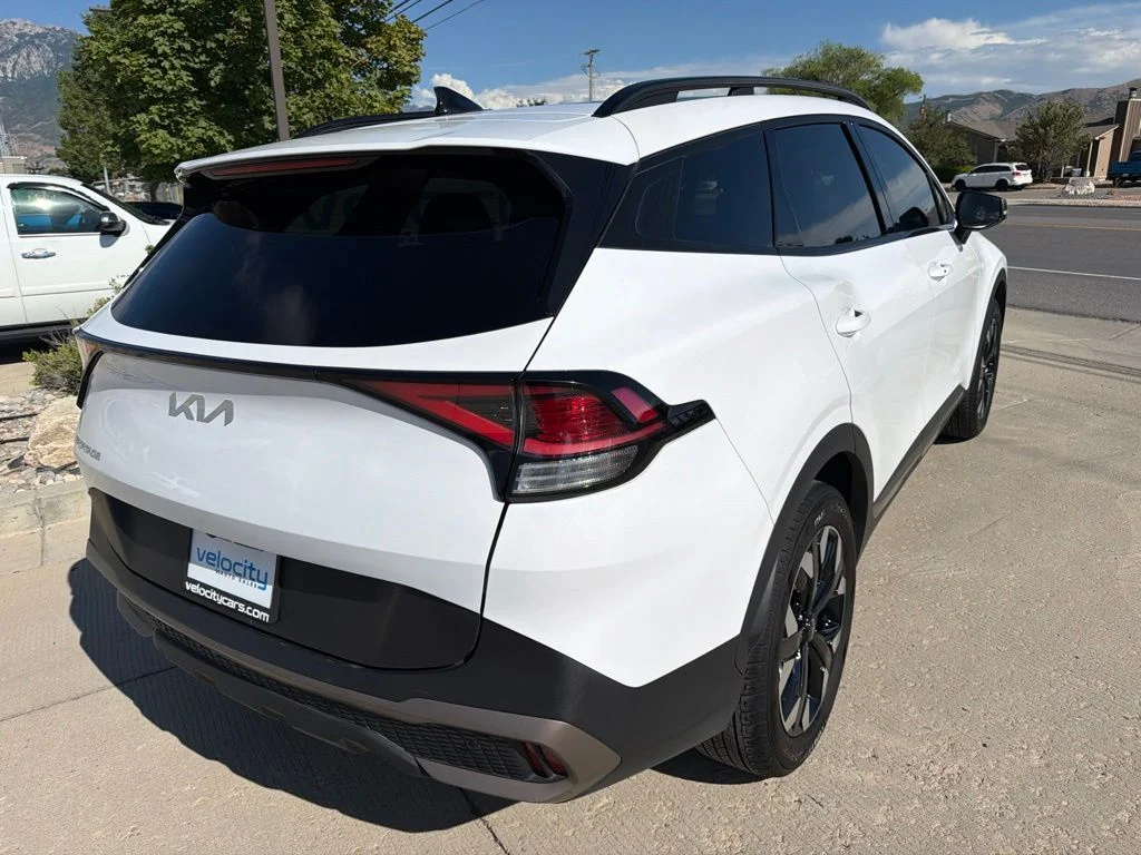 Used 2023 White Kia X-Line image 7