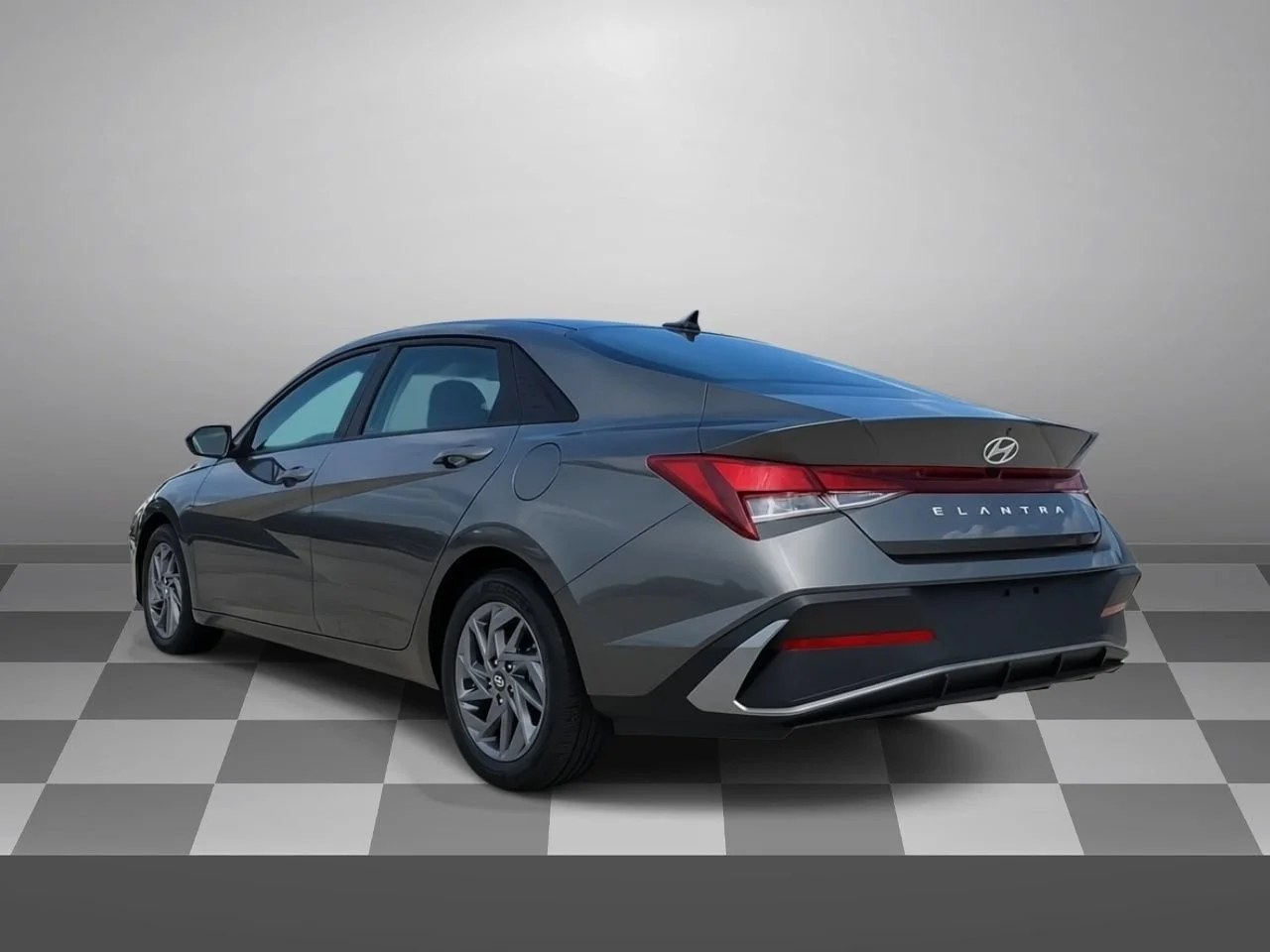 Used 2024 Gray Hyundai SEL image 3
