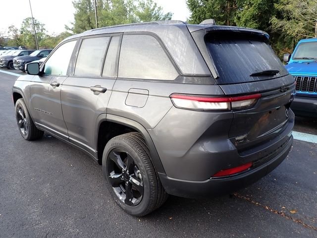 New 2025 Baltic Gray Metallic Clear-Coat Exterior Paint Jeep Altitude X image 3