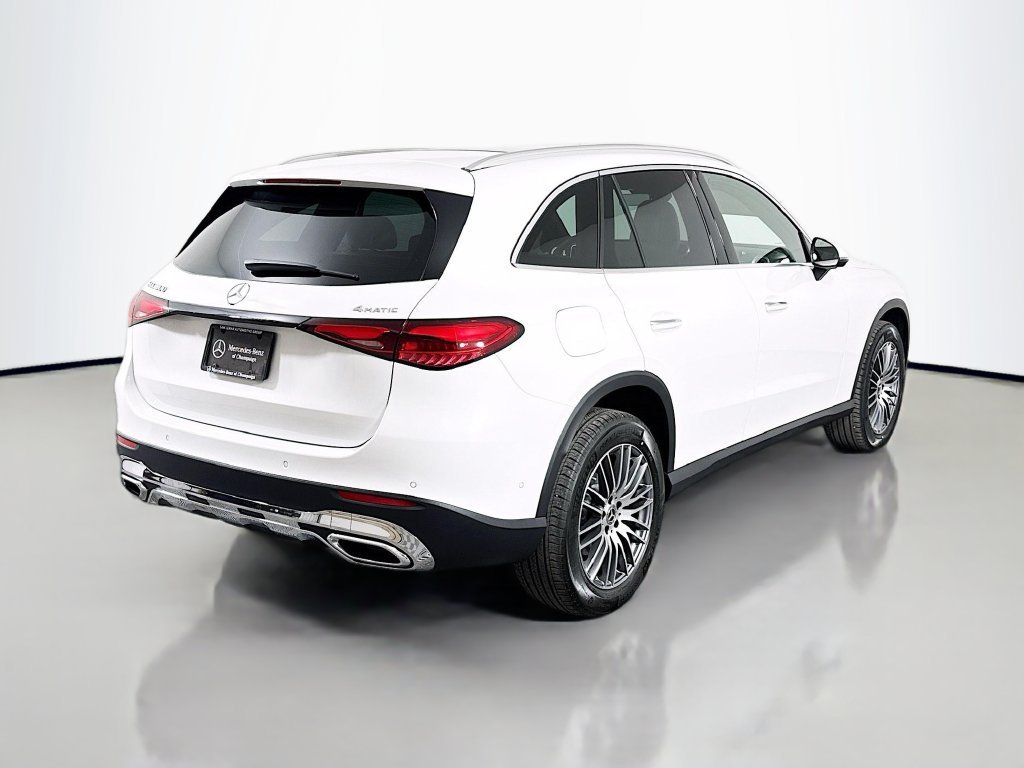 New 2026 MANUFAKTUR Moonlight White Metallic Mercedes-Benz GLC 300 image 40