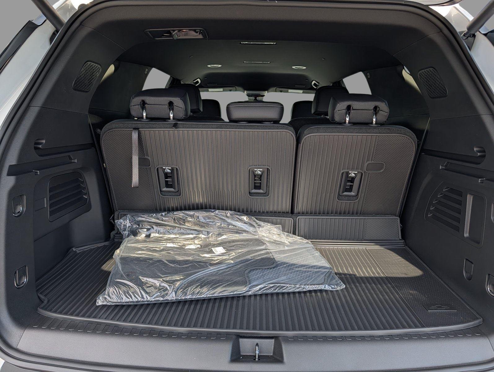 New 2026 Summit White Chevrolet LT image 32