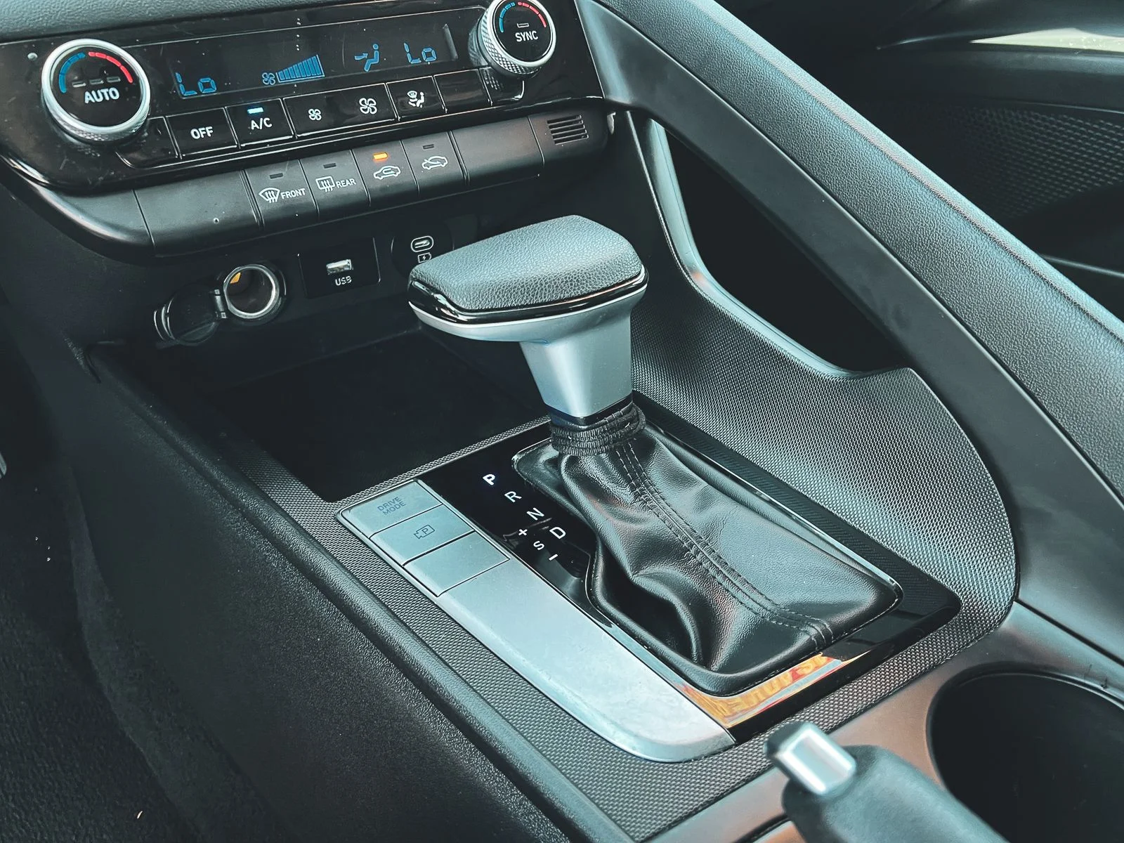 2024 Hyundai Elantra SEL - Photo 12