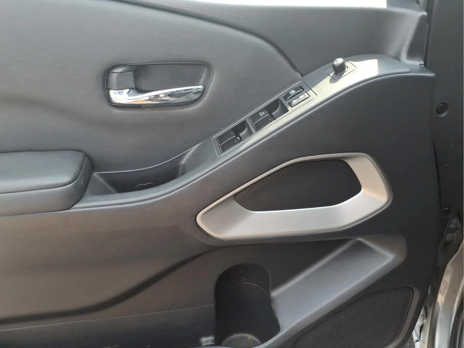 Used 2022 Gun Metallic Nissan SV image 16