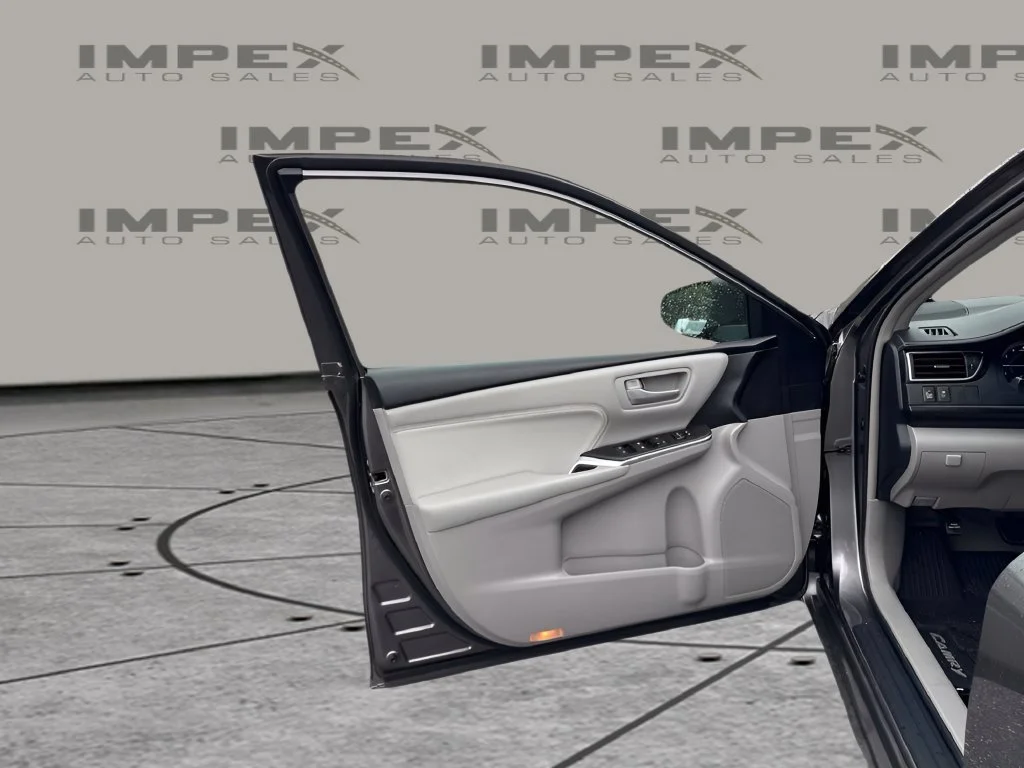 Used 2017 Gray Toyota XLE image 24