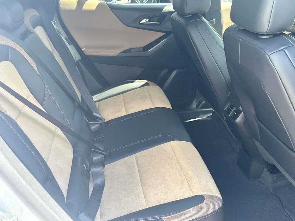 New 2027 Polar White Tricoat Chevrolet ACTIV image 25