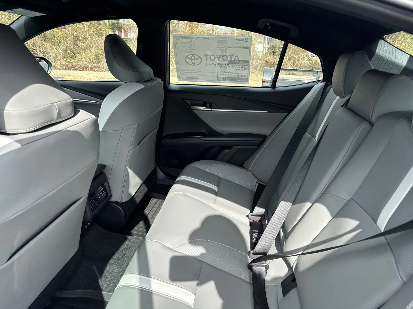 Used 2025  Toyota  image 23