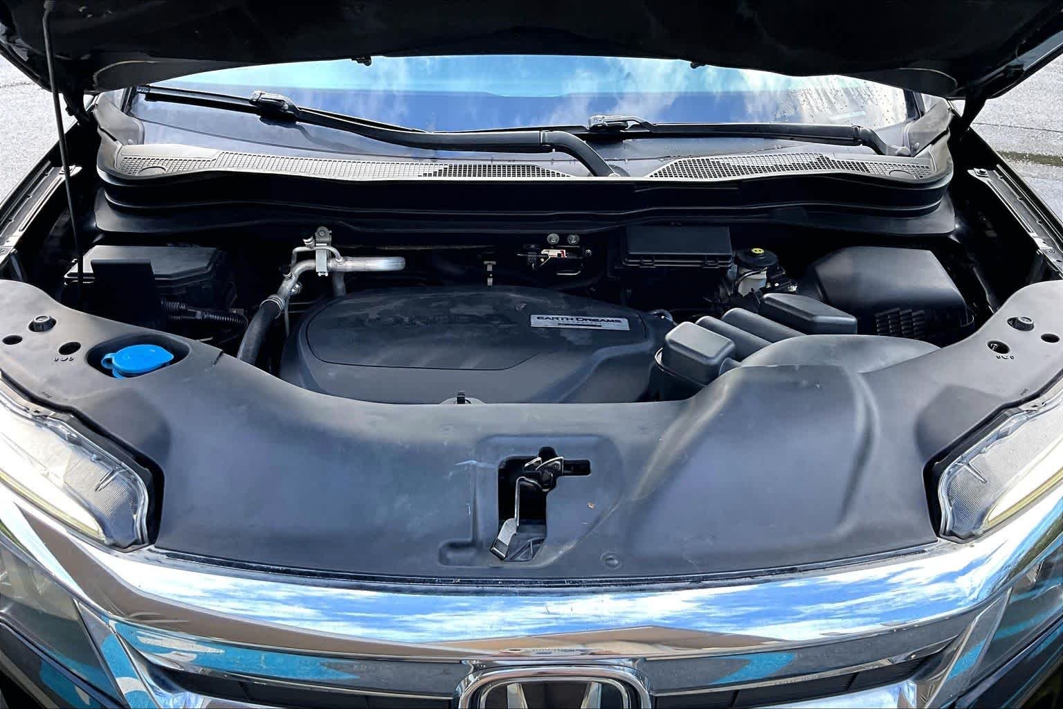 Used 2019 Crystal Black Pearl Honda EX-L image 32