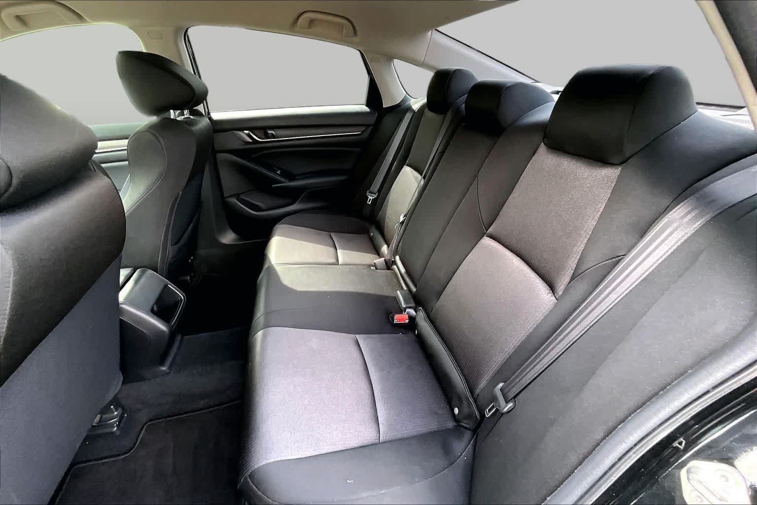 Used 2019 Crystal Black Pearl Honda LX 1.5T image 19