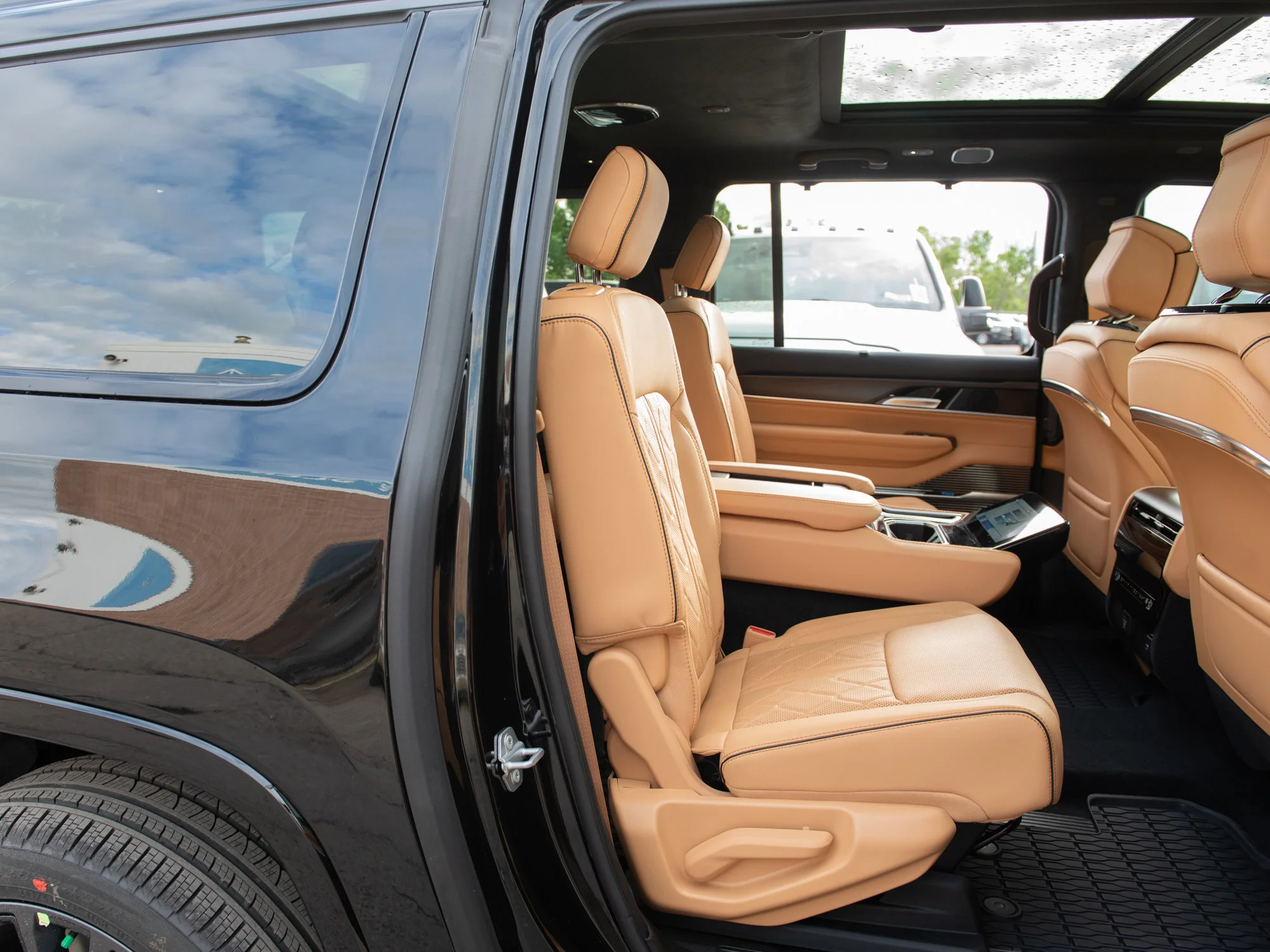 Used 2026 Black Jeep Summit Reserve* image 31