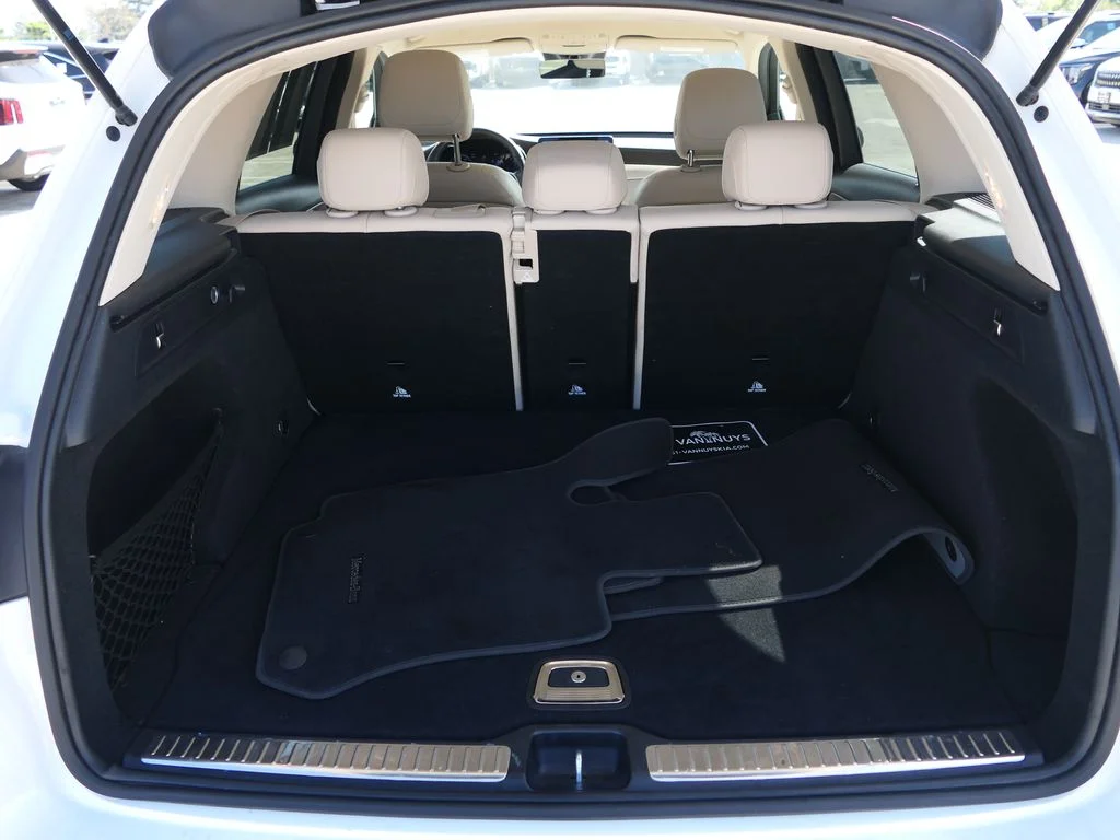 Used 2022 Polar White Mercedes-Benz GLC 300 4MATIC® image 24