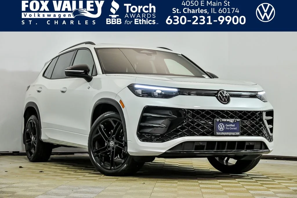 2025 Volkswagen Tiguan 2.0T SE R-Line Black 4Motion's photo