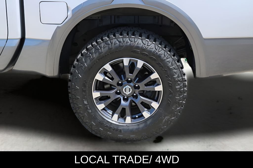 Used 2018 Silver Nissan PRO-4X image 9