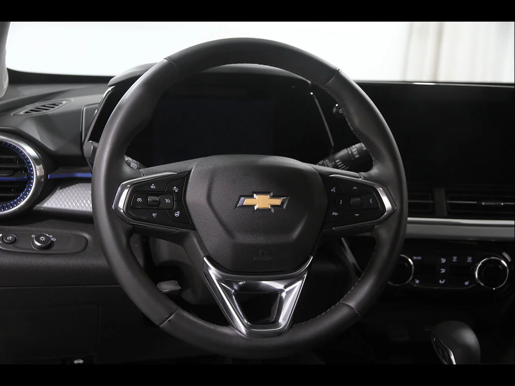 2024 Chevrolet Trax LT - Photo 7