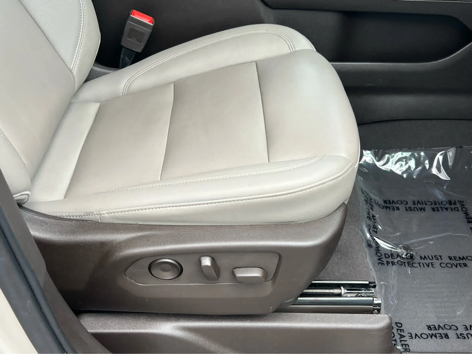 Certified Used 2022 Empire Beige Metallic Chevrolet LT image 18