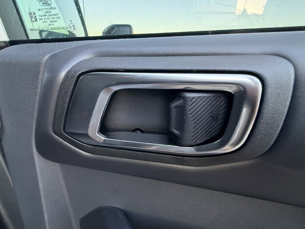 New 2025 Carbonized Gray Metallic Ford Badlands® image 18
