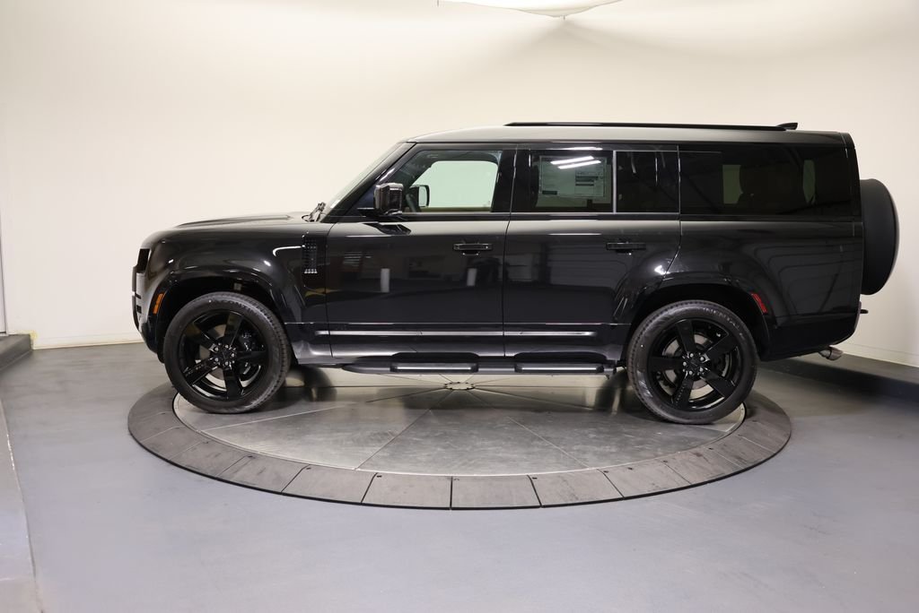 2026 Land Rover Defender V8 - Photo 2