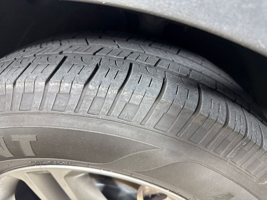 Used 2018 Black Hyundai 2.4 Base image 17
