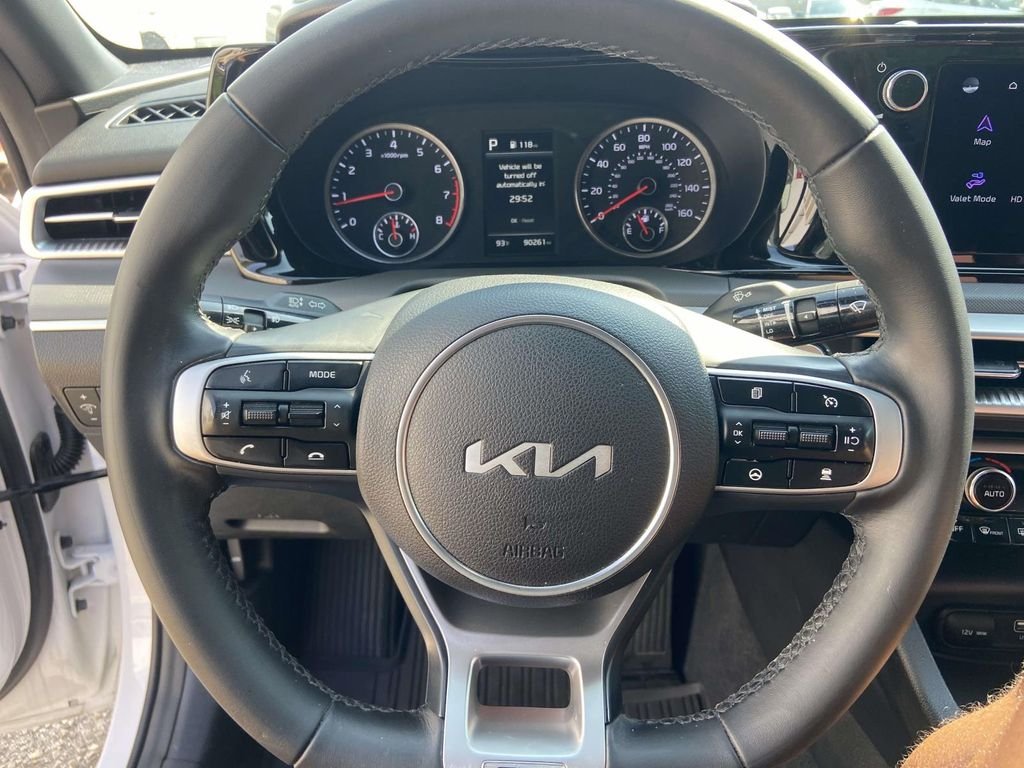 Used 2023 White Kia GT-Line image 35