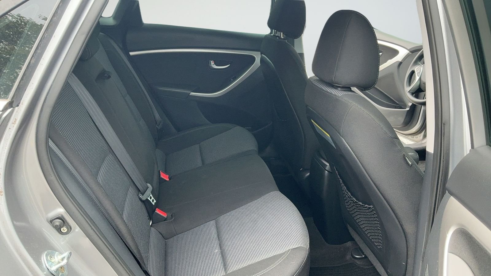 Used 2015 Gray Hyundai Base image 40