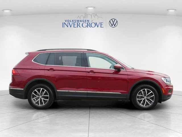 Used 2018 Cardinal Red Metallic Volkswagen 2.0T SE image 8
