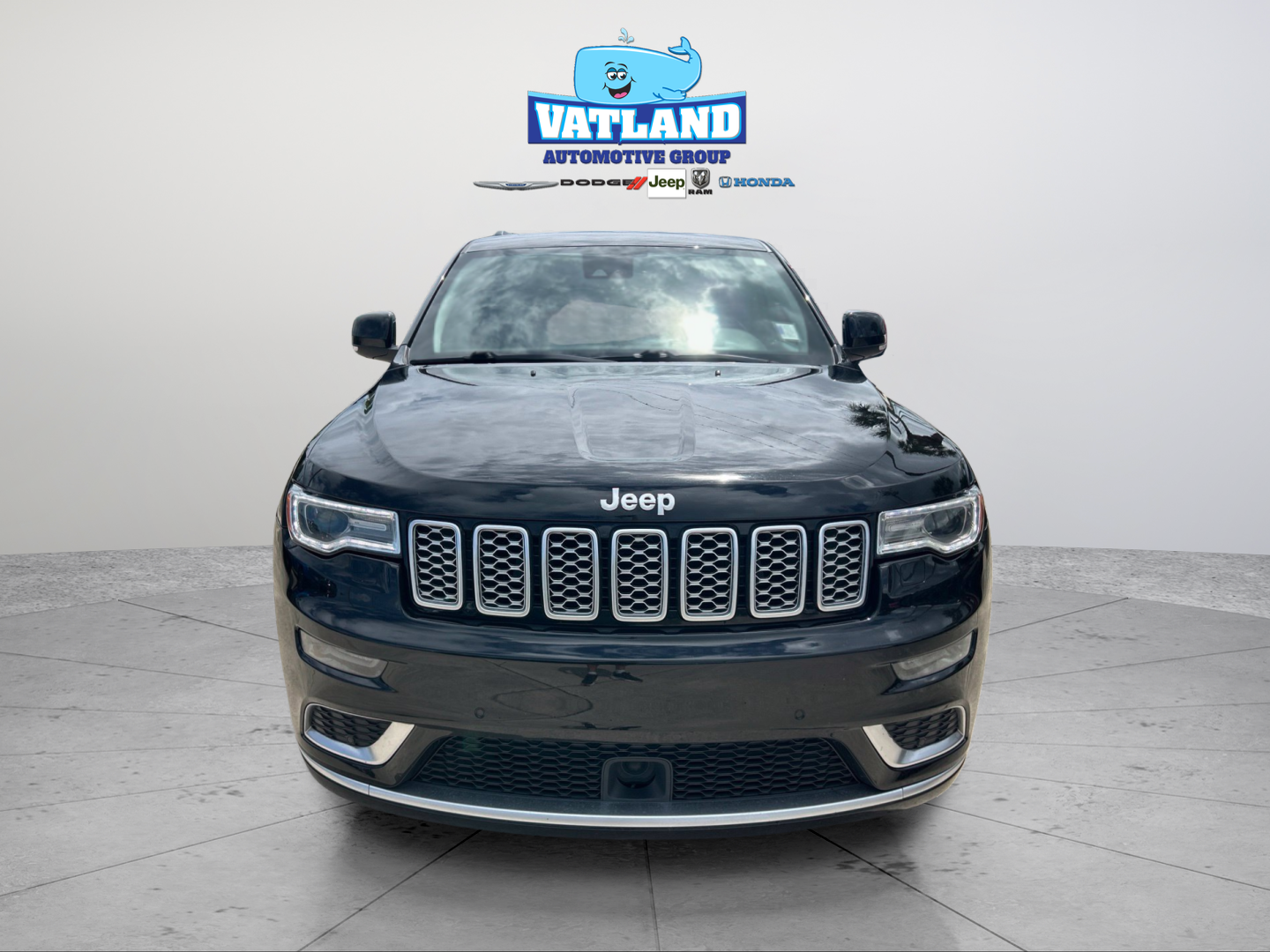 Used 2019 Black Jeep Summit image 8