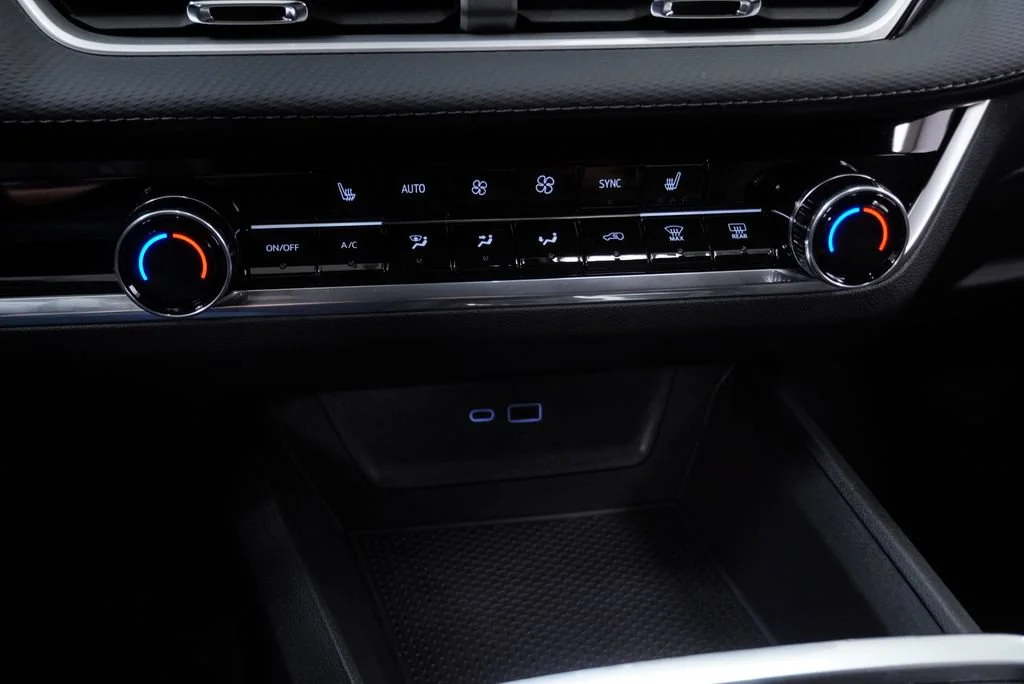 2027 Chevrolet Equinox LT - Photo 18