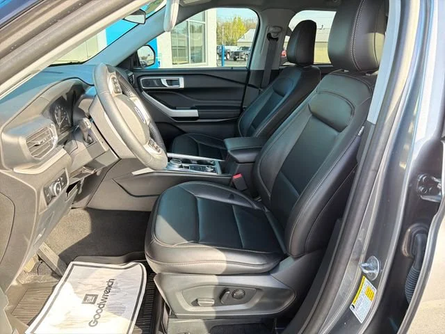 Used 2024 Gray Ford XLT image 15
