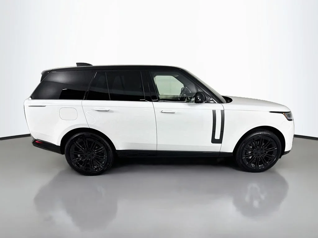 New 2026 Fuji White Land Rover SE image 8