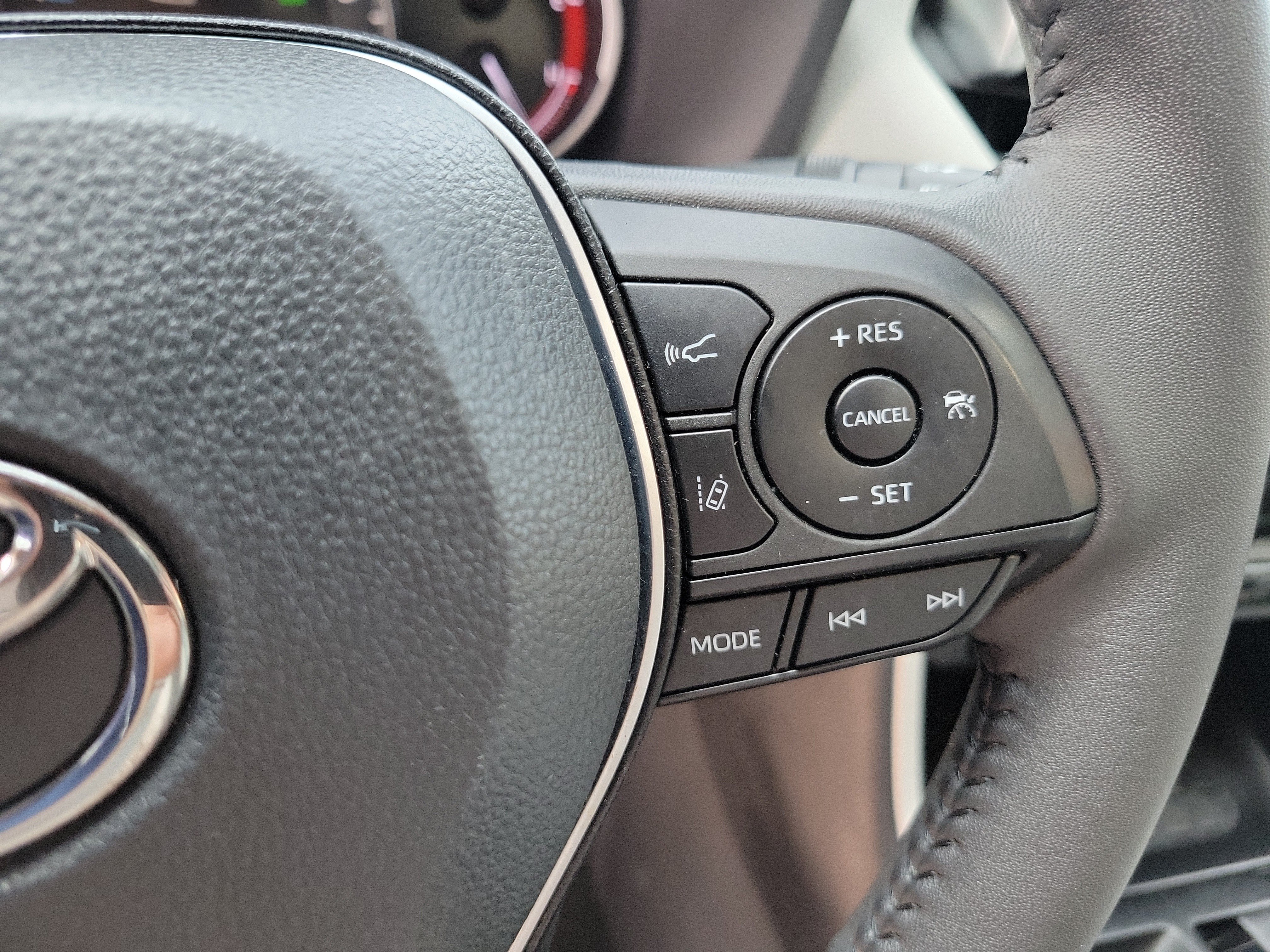 Certified Used 2024 Pearl Toyota XLE Premium image 29