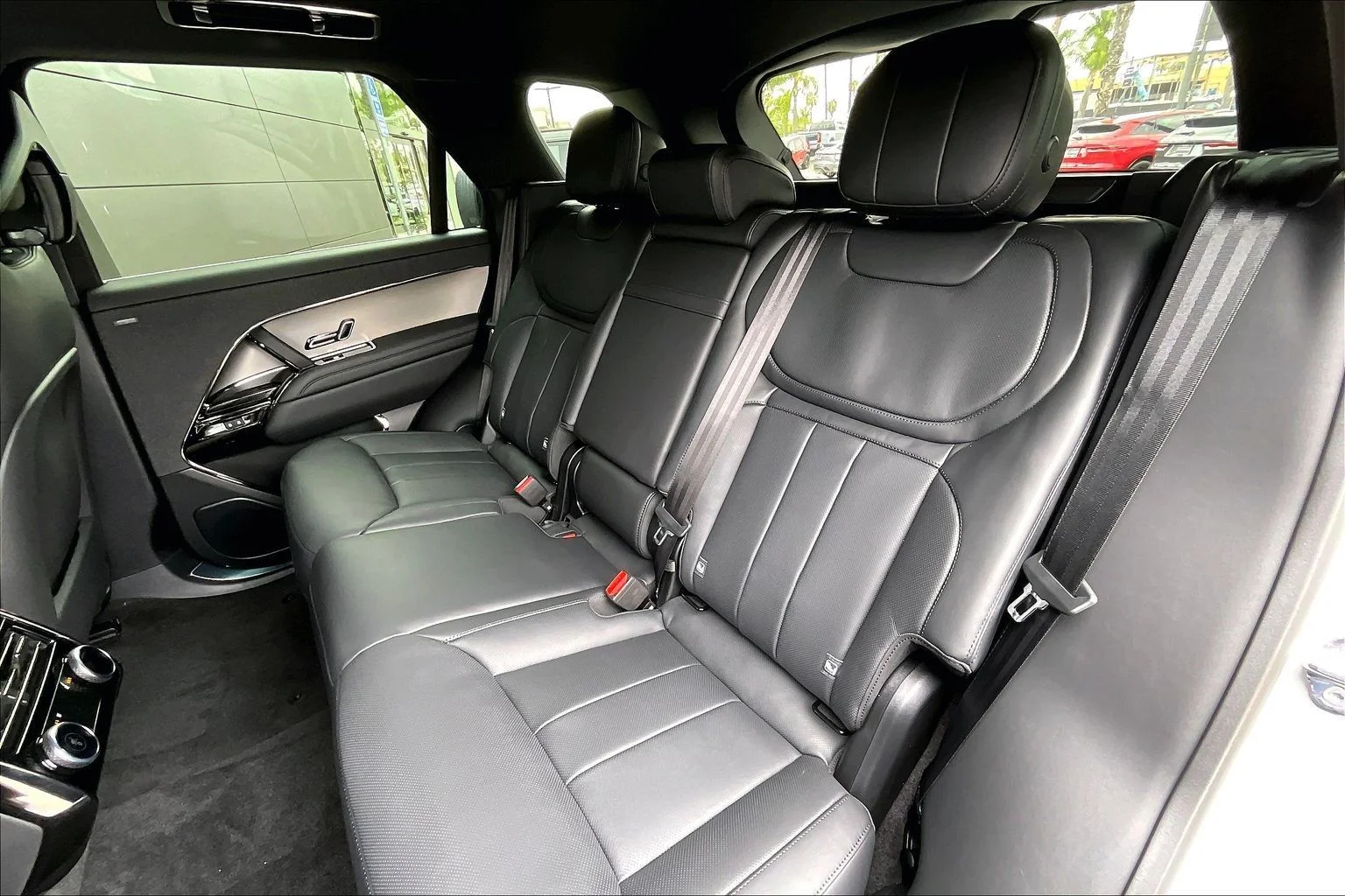 New 2026 Borasco Grey Land Rover SE image 10
