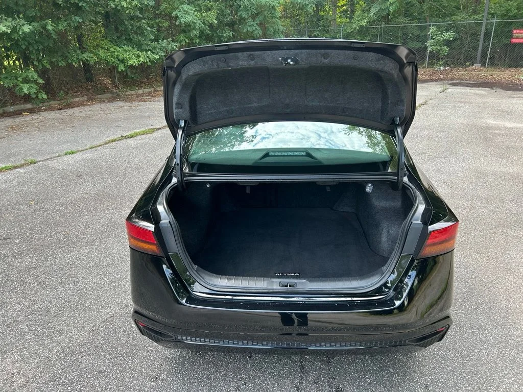 Used 2024 Black Nissan 2.5 SV image 30