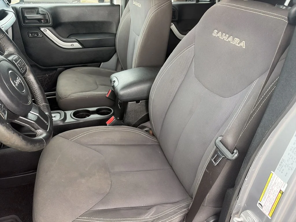 Used 2017 Silver Jeep Unlimited Sahara image 11
