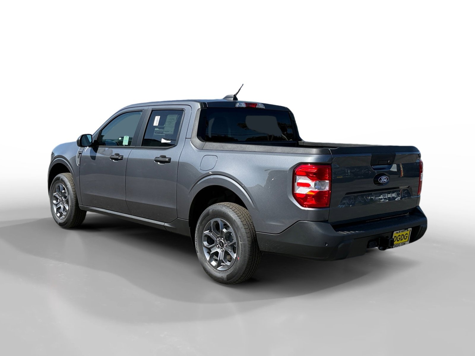 New 2026 Carbonized Gray Metallic Ford XLT image 3