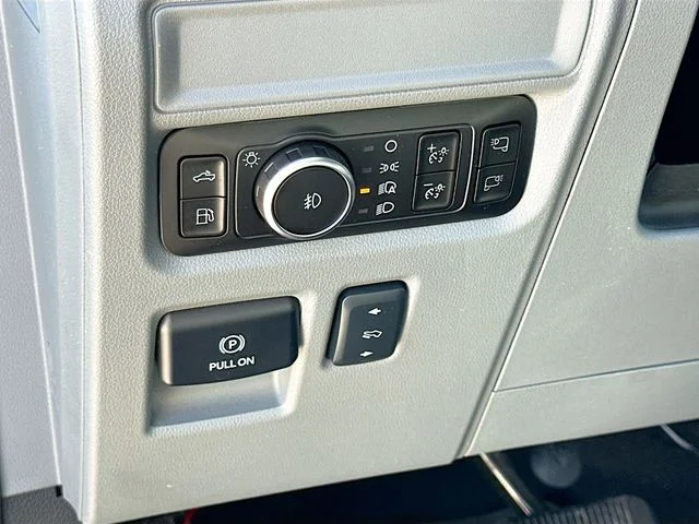 Used 2025 Silver Ford Lariat image 10