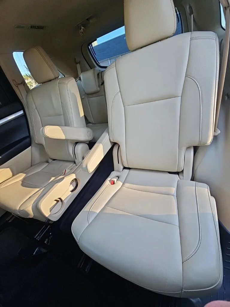 Used 2017 White Toyota XLE image 15